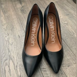 Black Calvin Klein Brand New heels!!! Size 8
